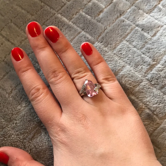 Stunning pink statement ring - Picture 1 of 4